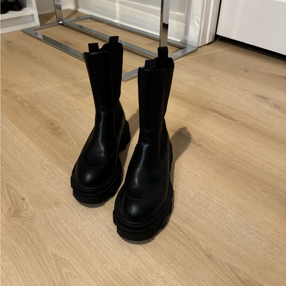 F21 Women's Black Lug Booties